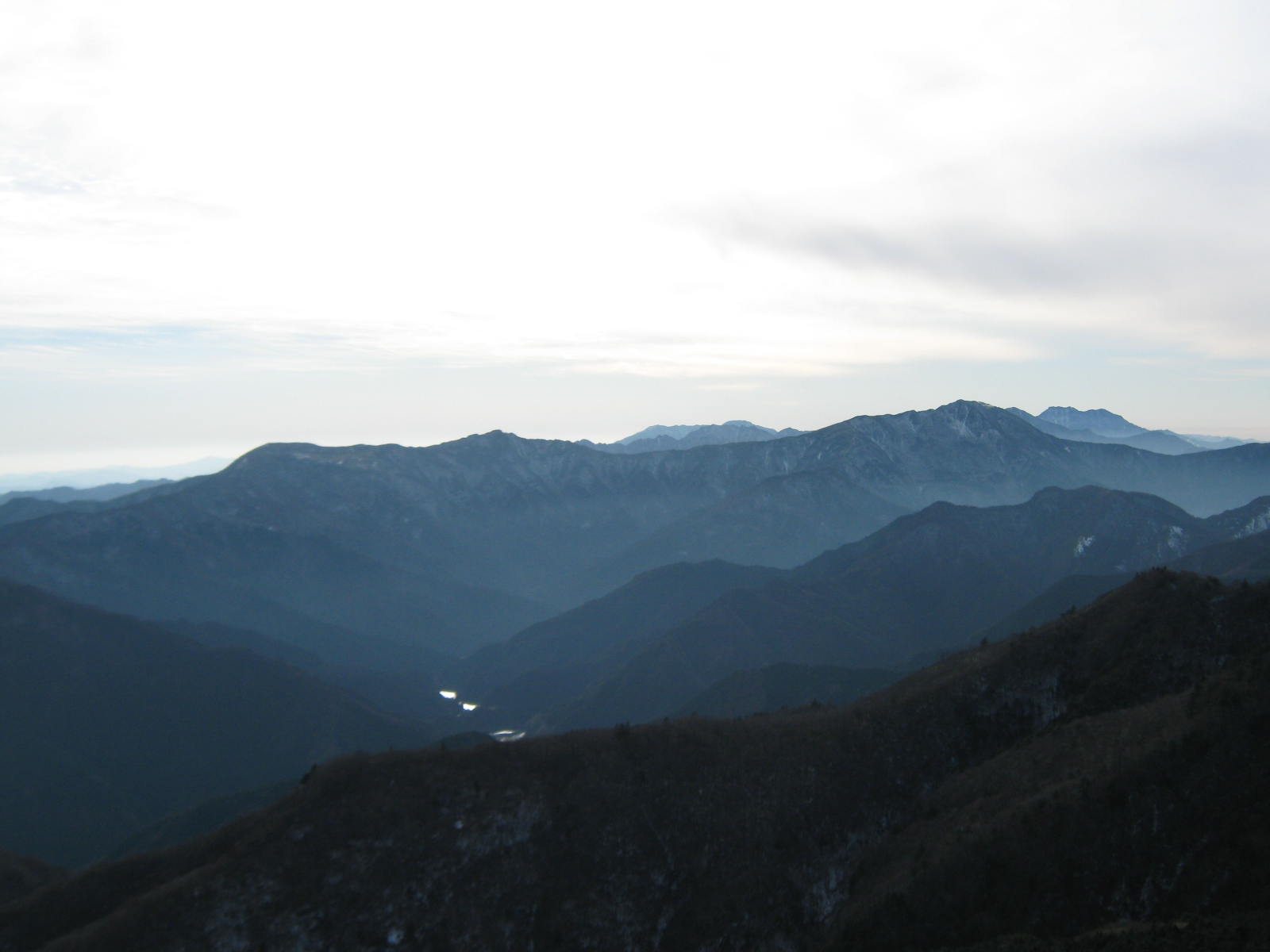 石鎚山、笹ヶ峰、別子ダム湖