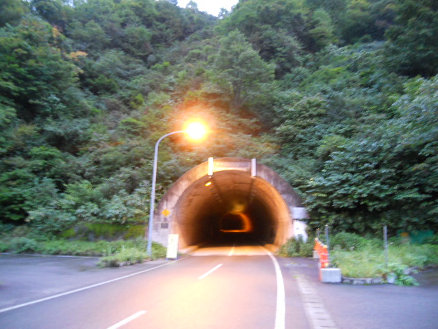 トンネル手前